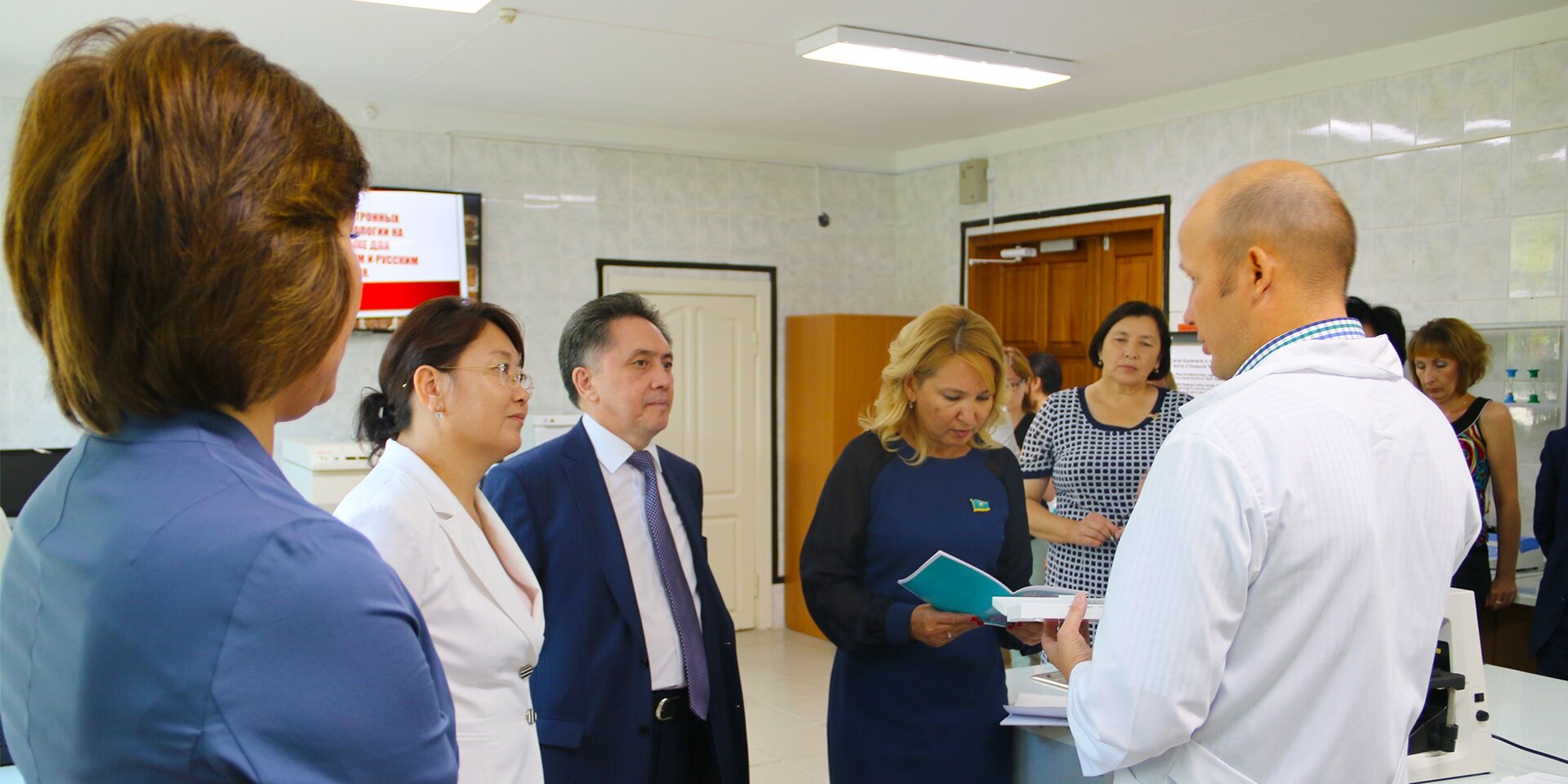 Депутаты Мажилиса Парламента посетили ПГПИ